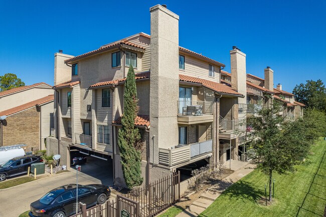 ParkSide at Cedar Springs in Dallas, TX - Building Photo - Building Photo