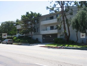 Carrousel 2 in Redondo Beach, CA - Building Photo - Building Photo