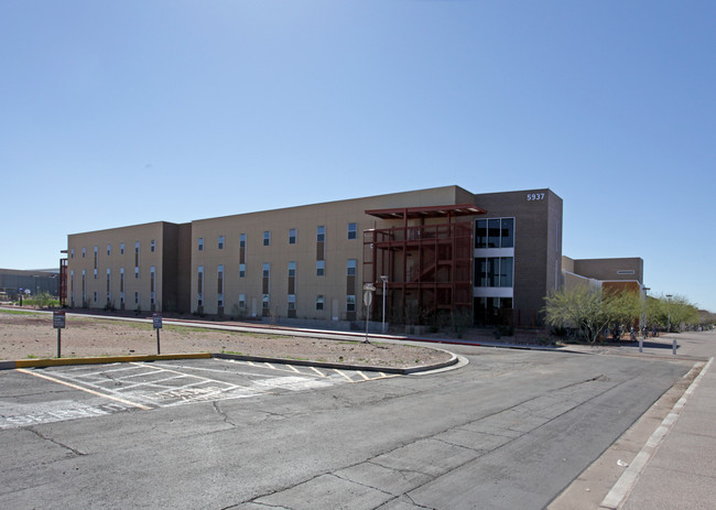 Lantana Hall in Mesa, AZ - Foto de edificio - Building Photo