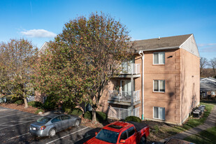 Green Of Forest Park Condominiums in Cincinnati, OH - Foto de edificio - Building Photo