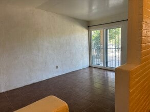651 N Goodman St, Unit apartment 2 in Nogales, AZ - Building Photo - Building Photo