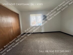 4563-4569 Croftshire Dr in Kettering, OH - Building Photo - Building Photo