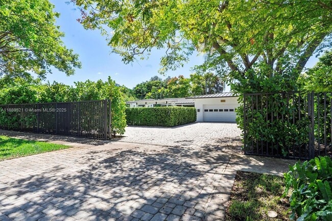 5950 SW 29th St in Miami, FL - Building Photo - Building Photo