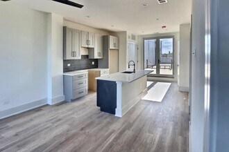 4540 N Ravenswood Ave-Unit -5 in Chicago, IL - Building Photo - Building Photo