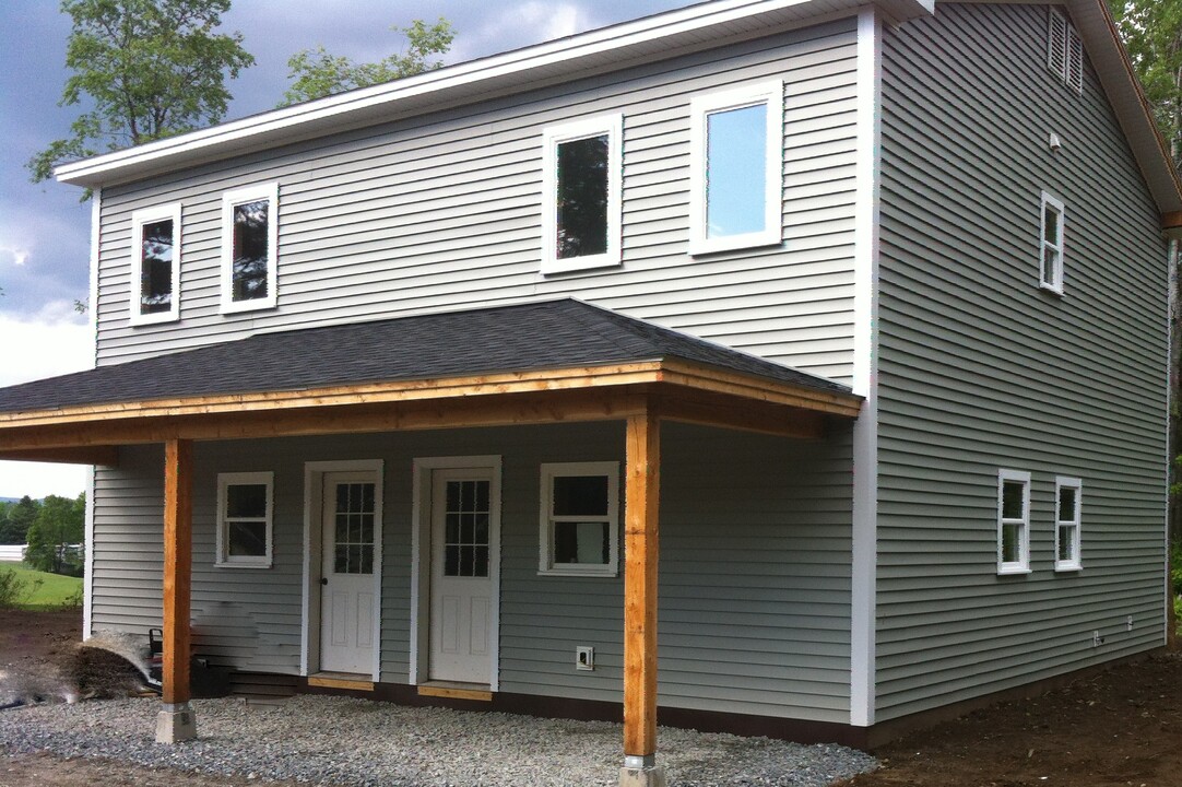 Catamount Townhouses in Morristown, VT - Building Photo