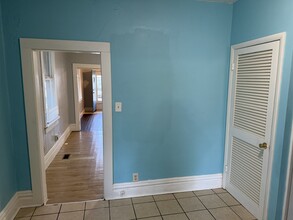 1509 E Illinois St in Evansville, IN - Foto de edificio - Building Photo