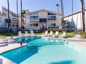 16276 Pacific Cir, Unit G5 in Huntington Beach, CA - Building Photo - Building Photo