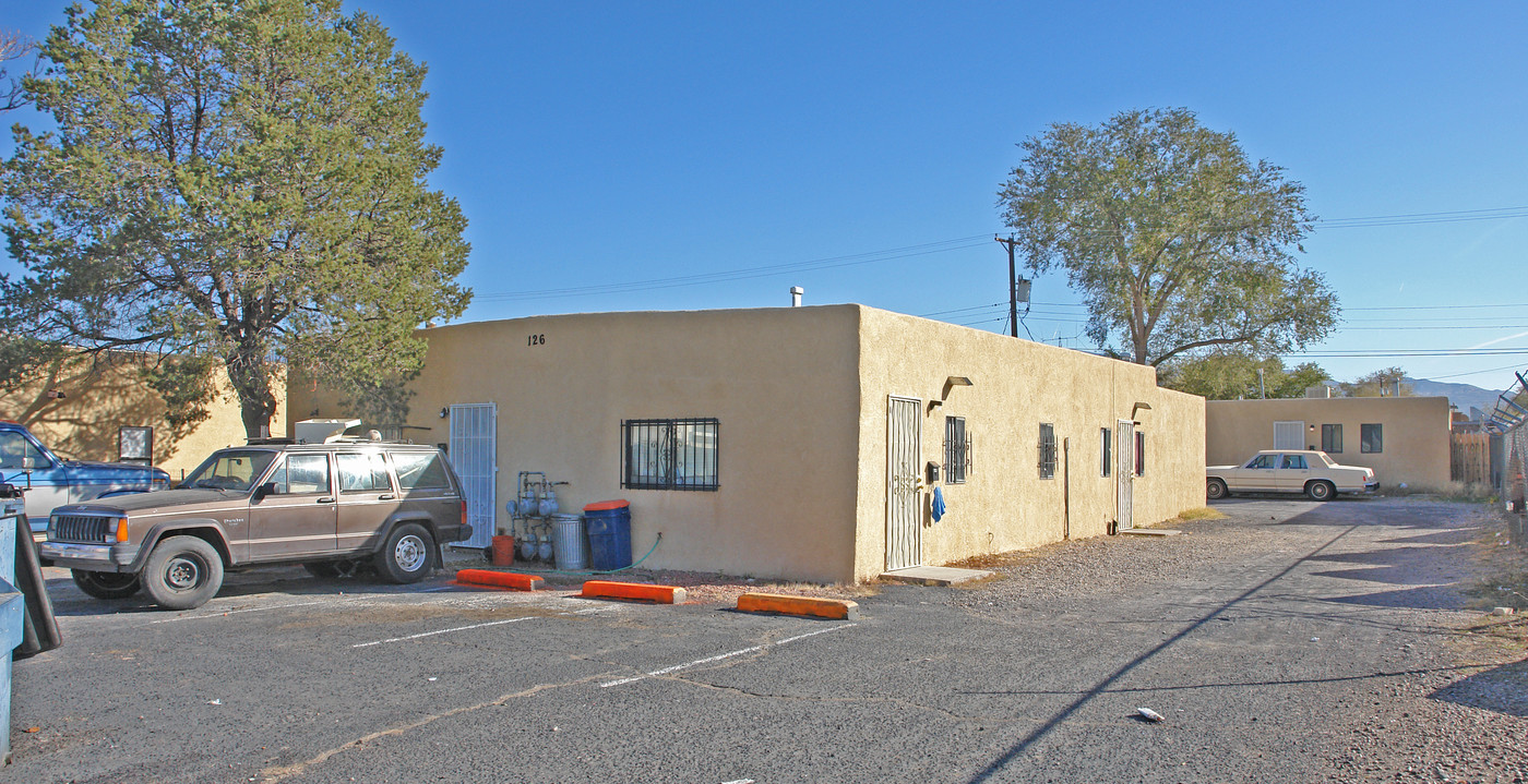 126 Utah St NE in Albuquerque, NM - Building Photo