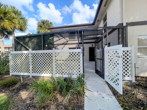 27 Clinton Ct in Royal Palm Beach, FL - Building Photo - Building Photo