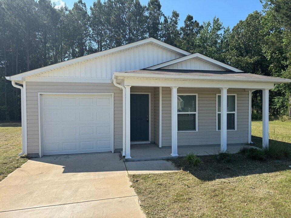 1220 Hope Farm Dr in Tarboro, NC - Building Photo