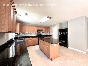 10834 Glenluce Ave in Charlotte, NC - Foto de edificio - Building Photo