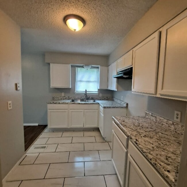 3785 Walsingham Dr in Memphis, TN - Building Photo - Building Photo