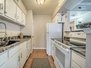 3535 NASA Road 1 in Seabrook, TX - Building Photo - Building Photo