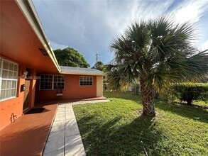 5200 NW 17th Ct in Lauderhill, FL - Building Photo - Building Photo