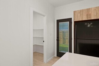 14 Hidalgo Cir in Brownsville, TX - Building Photo - Building Photo