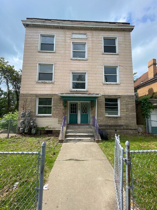 228 Reifert St in Pittsburgh, PA - Building Photo