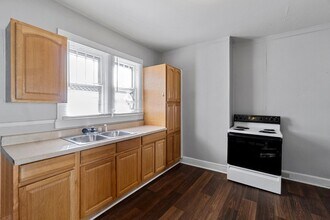 1008 N Boone St in Johnson City, TN - Building Photo - Building Photo