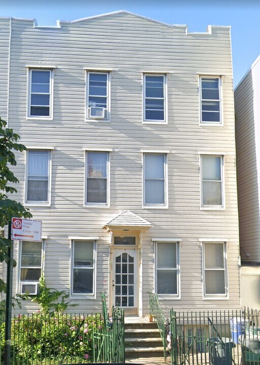 114 Eagle St in Brooklyn, NY - Foto de edificio