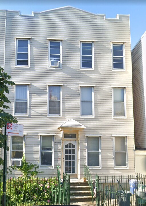 114 Eagle St in Brooklyn, NY - Building Photo