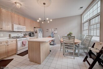 408 Kensington Ln in Livingston, NJ - Building Photo - Building Photo