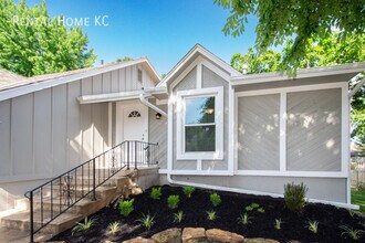 15109 S Black Bob Rd in Olathe, KS - Building Photo - Building Photo