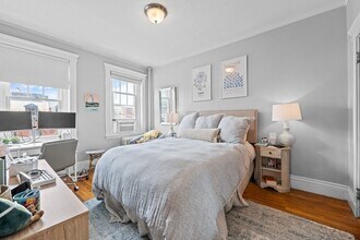 296 Newbury St, Unit 14 in Boston, MA - Building Photo - Building Photo