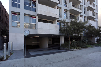 Kenmore Tower in Los Angeles, CA - Foto de edificio - Building Photo