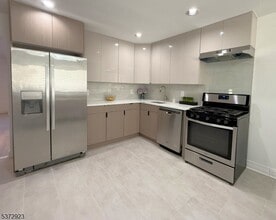 38 Park St in Florham Park, NJ - Building Photo - Building Photo