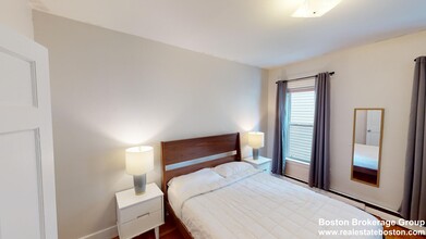 59-61 Hillside St, Unit 2 in Boston, MA - Foto de edificio - Building Photo
