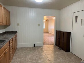 1605 SW Clay St in Topeka, KS - Building Photo - Building Photo