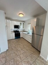 3055 NW 76th St in Miami, FL - Foto de edificio - Building Photo