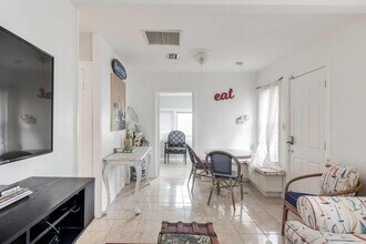 1907 Parker Ave in West Palm Beach, FL - Building Photo - Building Photo