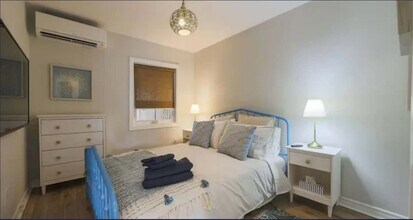 1170 Queen St E in Toronto, ON - Building Photo - Building Photo