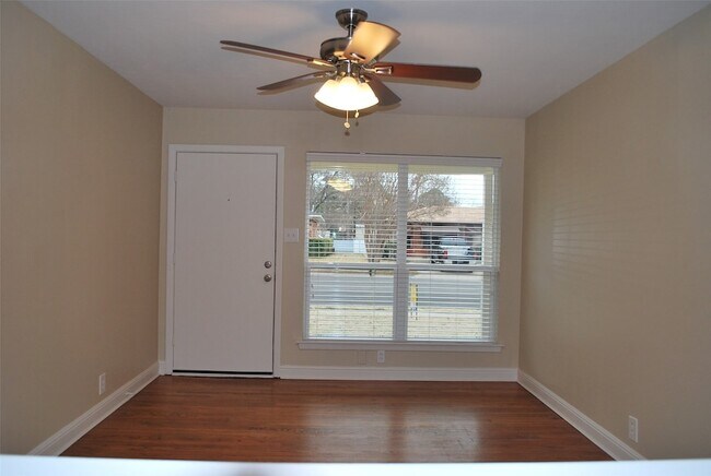 2005 Shawnee St in Denton, TX - Building Photo - Building Photo