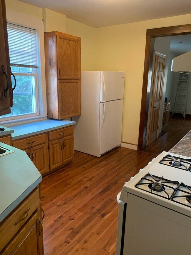 23 Indiana Ter Apartments and Nearby Newton Apartments For Rent