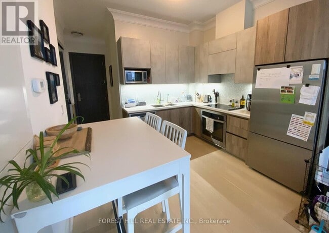 25 Water Walk Dr in Markham, ON - Building Photo - Building Photo