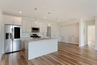 5131 N Lincoln Ave-Unit -302 in Chicago, IL - Building Photo - Building Photo