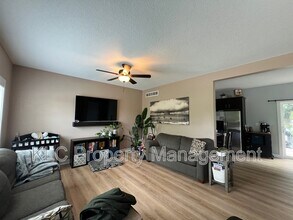 5401 SE 27th St in Des Moines, IA - Building Photo - Building Photo
