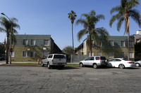 Elm Gate Apartments in Long Beach, CA - Building Photo - Building Photo