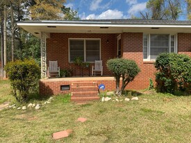 127 -139 Shelton Mill Rd, Unit 139 in Auburn, AL - Building Photo