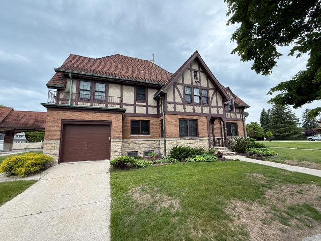 523 St Clair Ave in Sheboygan, WI - Building Photo - Building Photo