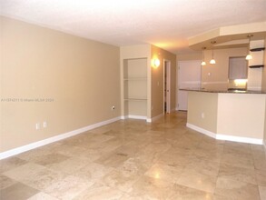 6917 Collins Ave, Unit 608 in Miami, FL - Building Photo - Building Photo