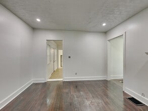 542 S Evelyn Pl NW, Unit 254 in Atlanta, GA - Building Photo - Building Photo