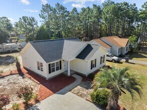 1098 E Longleaf Dr in Southport, NC - Building Photo - Building Photo