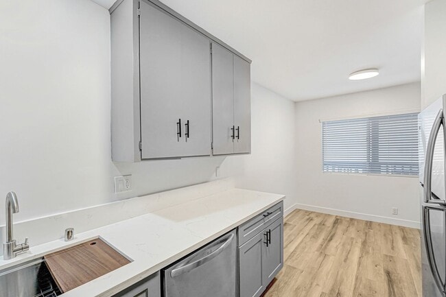 847 6th St, Unit F in Santa Monica, CA - Building Photo - Building Photo