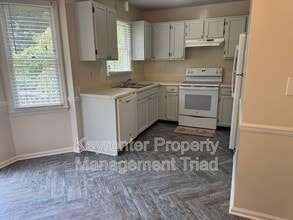 1520 Kenwalt Dr in Clemmons, NC - Building Photo - Building Photo