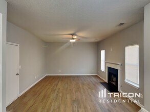 6172 Wurtenburg Ct in Stone Mountain, GA - Foto de edificio - Building Photo