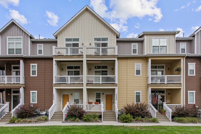 property at 2840 S Fox Ct