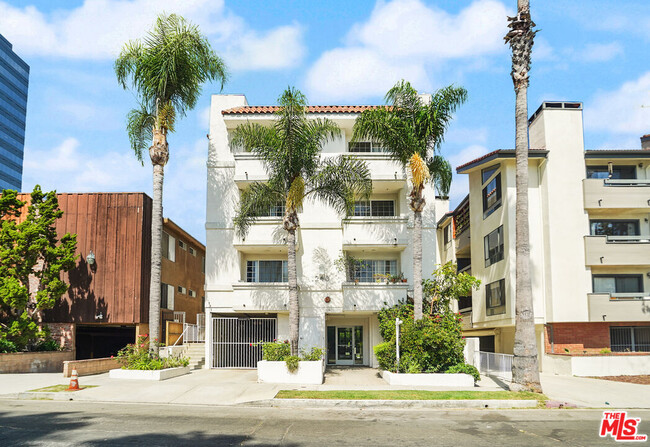 1240 Amherst Ave in Los Angeles, CA - Foto de edificio - Building Photo