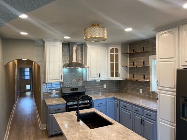 property at 1915 Irving Ave